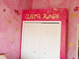 Updated closet wall with hand lettered name in a teen girl's room by Ellen Leigh